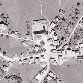 Mit der Kirche ums Dorf. Das 1950er-Jahre-Luftbild-Quiz