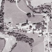 Mit der Kirche ums Dorf. Das 1950er-Jahre-Luftbild-Quiz