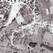 Mit der Kirche ums Dorf. Das 1950er-Jahre-Luftbild-Quiz