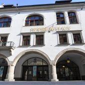 Hofbräuhaus und Hofbrauhaus: Streit um das „äu“ beigelegt