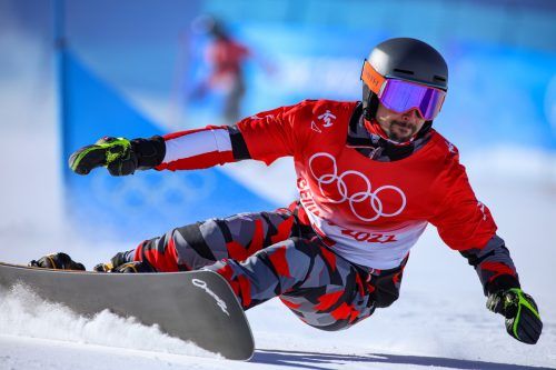 Im italienischen Piancavallo beginnt die kurze Abschiedstournee von Raceboarder Lukas Mathies. gepa