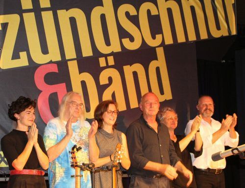 Im Thalsaal, wo Zündschnur & Bänd 2019 ihr viertes Comeback feierten, schließt sich jetzt der Kreis mit dem letzten Applaus für die Kultband.