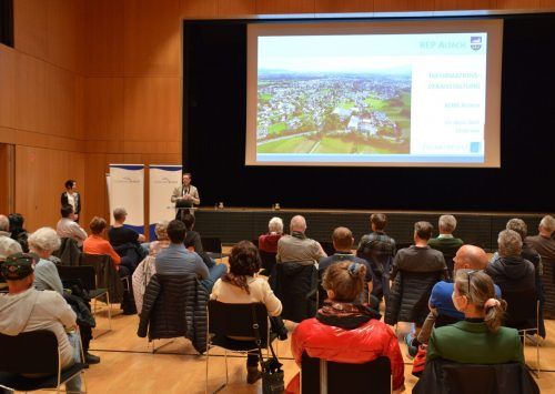 In mehreren Workshops u.a. auch mit Beteiligung der Bevölkerung wurde der REP erarbeitet. Das Endprodukt wurde nun der Bevölkerung präsentiert. Gemeinde