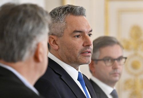 Kanzler Nehammer kündigte an, die Verteidigungsausgaben auf ein Prozent des BIP steigern zu wollen. Auch Finanzminister Brunner sprach sich für eine Aufstockung aus. APA