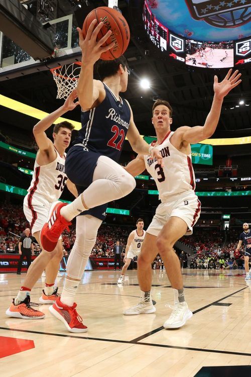Luka Brajkovic (l.) verbuchte im Finale 13 Punkte und elf Rebounds. GEPA