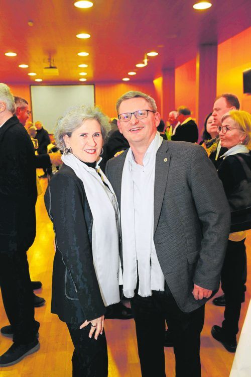 Maria Ellensohn-Schmid und VLV-Vorstand Klaus Himmelreich. 
