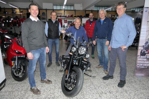 Martin Jungwirth (BMW Motorrad Österreich), Kurt Mähr (Motorrad-Center Mähr), Helmut Schneider (Direktor LBS Bludenz), Rudi Burtscher (Fachlehrer Kraftfahrzeugtechnik), Helmut Schallert (Fachlehrer Kraftfahrzeugtechnik) und Raimund Fürst (Fachlehrer Kraftfahrzeugtechnik). Landesberufsschule Bludenz