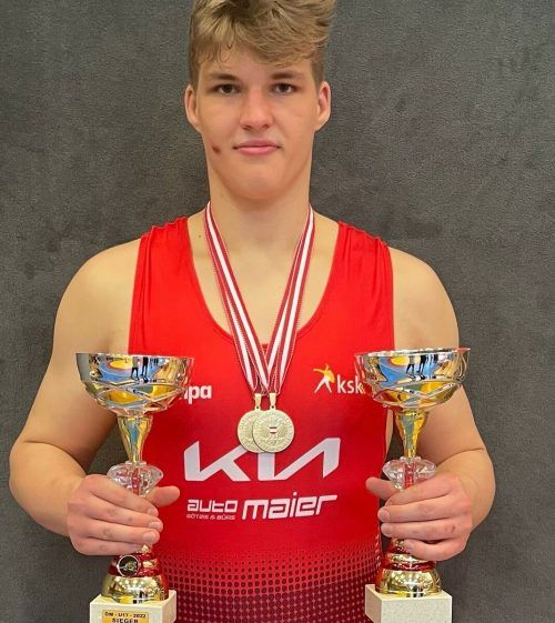 Nach dem Doppelpack in der U-17-Klasse holte sich Leonhard Junger (KSK Klaus) auch beide U-20-Meistertitel.