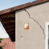 Loses Mauerwerk und Risse als Baumängel