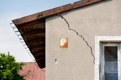 Nicht immer sind Risse so offensichtlich wie in diesem Fall. Shutterstock