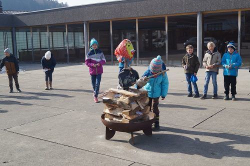 Nicht nur dem Winter sollte mit dem Minifunken der Garaus gemacht werden, sondern auch den Sorgen und Ängsten der Kinder. KG Übersaxen
