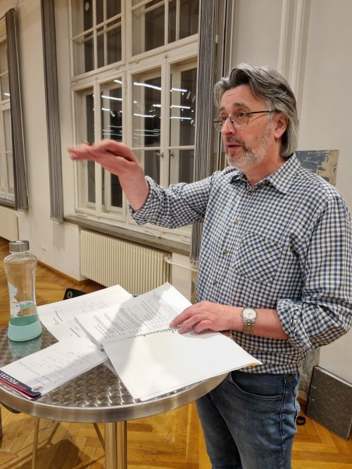Regisseur Oswald Wachter und das Ensemble der Theaterwerkstatt Feldkirch zeigen ab Samstag ihre neue Produktion auf der Bühne des Pförtnerhauses. Bischof