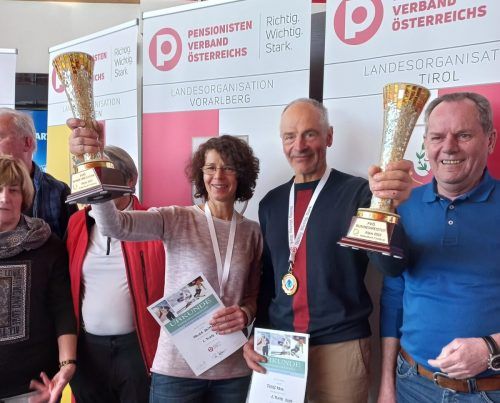 Reingard Haller stemmte voller Freude den PVÖ-Meisterpokal in die Höhe. PVÖ
