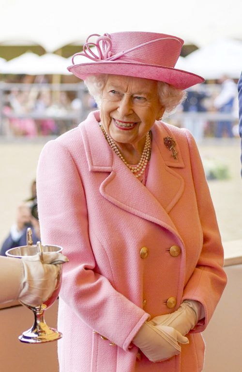 Soll Sparsamkeit von ihrer Großmutter geerbt haben: Queen Elizabeth.  ap