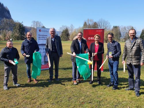 Start für die Landschaftsreinigungen! Zangen und Säcke könnten auch bei der Gemeinde abgeholt werden.