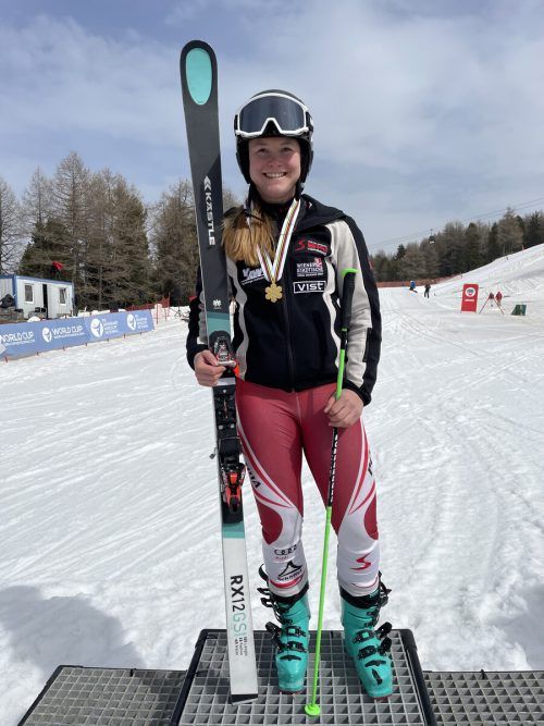Strahlt in Gold: Junioren-Skicross-Weltmeisterin Sonja Gigler. oesv