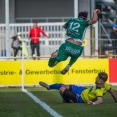 Vor großer Kulisse zu souveränem Heimsieg