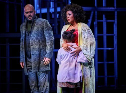 Vuvu Mpofu (Violetta Valéry) mit Kartal Karagedik (Giorgio Germont).
