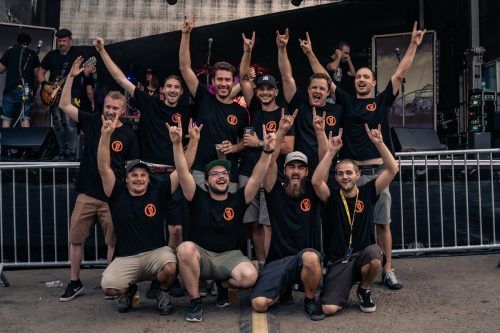 Zusammen auf dem „Rock im Barx“. Hinten v. l.: Nico Altenried, David Höcher, Aaron Öhre, Guido Hammerer, Ralph Walter, Georg Fritz. Vorne v. l.: Daniel Metzler, Lukas Schneider, Simon Burtscher, Rainer Fischer. Däsch Club