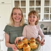 Süße Hefeküken für das Osterfest