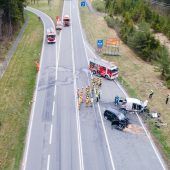 Vier Verletzte bei Frontalkollision