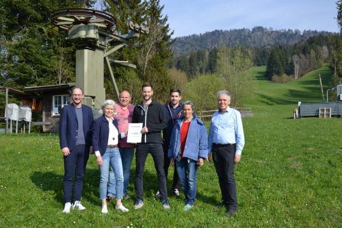 Andreas Dür (UBL), Angelika Schwarzmann, Betriebsleiter Alexander Duml, Thomas Gmeiner und André Hammerer, Monika De Sousa (Alberschwende Aktiv), GF Reinold Baumann.