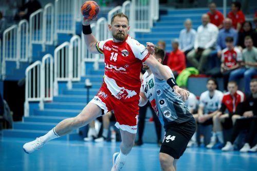 Auf Alpla-HC-Hard-Coach Hannes Jon Jonsson wartet bei seinem Comeback als Spielertrainer die dritte Partie innerhalb von acht Tagen.  Verein