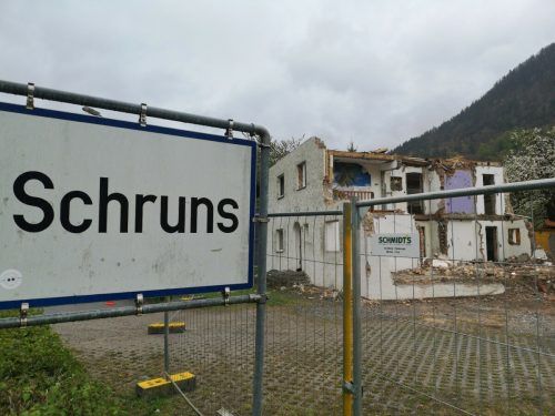 Der Abriss einzelner Häuser der Siedlung Kaltenbrunnen hat bereits begonnen. Hier sollen künftig drei Baukörper mit 41 Wohnungen entstehen.  Martin Borger
