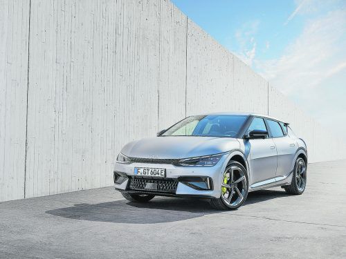 Der EV6 GT klotzt nicht nur mit 585 Elektro-PS, sondern legt auch bei Handling, Bremsen und Fahrwerk ordentlich nach. Werk