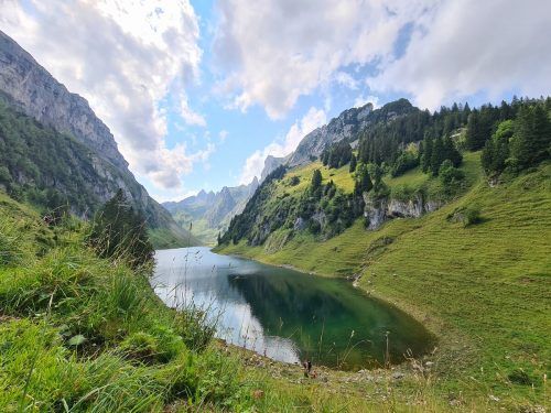 Der Fählensee im Sommer. Noch ist er zugefroren.