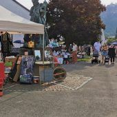 Ein Flohmarkt als Treffpunkt