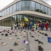 Ukrainische Gläubige erinnern an die im Krieg getöteten Kinder. »A2