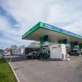 Dritter Raubüberfall auf Tankstelle: Polizei geht von Serientäter aus. »A10