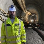 Projektleiter Bernhard Braza zeigt den Stollen des Feldkircher Stadttunnels. »A4