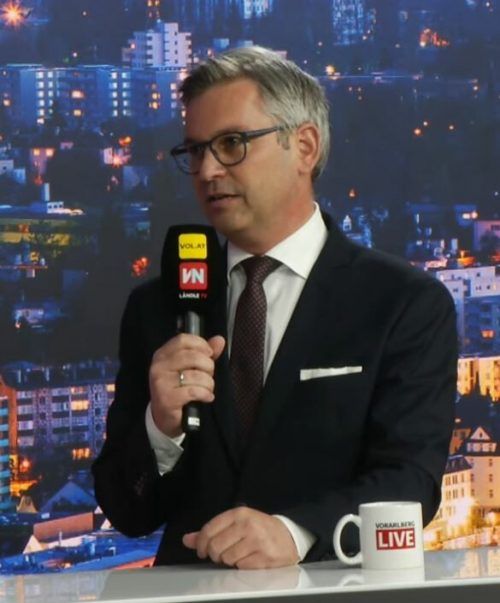 Finanzminister Magnus Brunner im Studio von Vorarlberg LIVE.