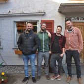 Sie heizen die Party an