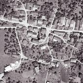 Mit der Kirche ums Dorf. Das 1950er-Jahre-Luftbild-Quiz