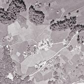 Mit der Kirche ums Dorf. Das 1950er-Jahre-Luftbild-Quiz