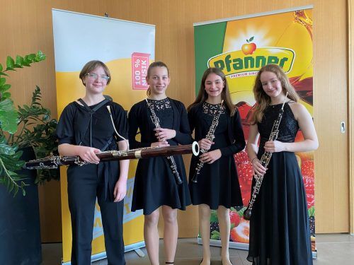Julia Gallez (Fagott) , Elisa Müller und Elena Jenny (Oboe) sowie Anna Kicker (Englischhorn) bilden gemeinsam das Bläserensemble Quartetto. VN/Knobel
