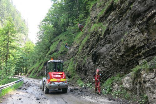Loses Gestein wird jedes Jahr abgeräumt, das dauert zwischen zwei und drei Wochen. STD