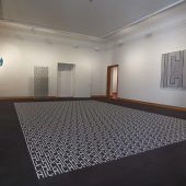 Eine Ausstellung von beklemmender Aktualität