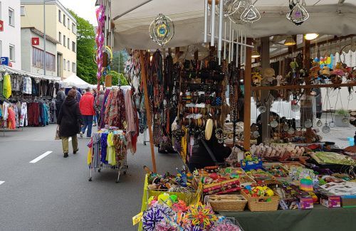 Mit dem Frühling kommt der beliebte Frühjahrsmarkt mit einer bunten Zahl an Ständen wieder in die Bludenzer Innenstadt. Stadt Bludenz