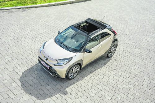 Niedlicher Neuling: Der Toyota Aygo ist zurück und hat sich dabei zum sympathischen Klein-Crossover transformiert. Werk