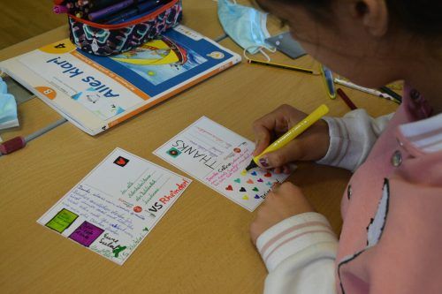 Schöne Karten mit netten Botschaften wurden gestaltet.