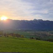 Historischer Höhenweg mit Aussicht