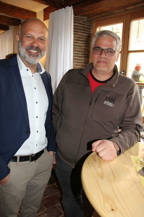 Tobias Stergiotis unterhielt sich blendend mit Bürgermeister Jürgen Kuster. 