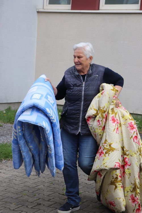 Barbara Füssinger war von der Hilfs­bereitschaft der Harder überwältigt.