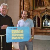 Fidelis-Run: Spende an Kapuzinerkloster übergeben