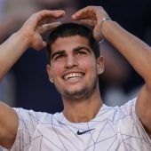 Alcaraz mit ersten Sieg über Nadal
