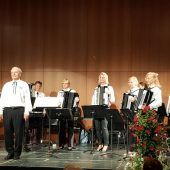 Akkordeonorchester spielt Swing